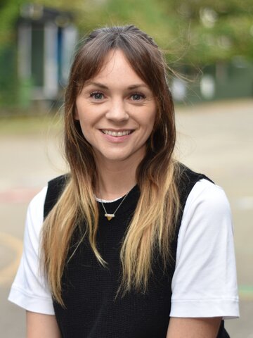 Miss R Davidson