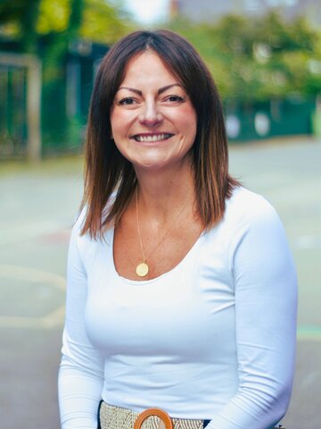 Mrs Emma Hodge