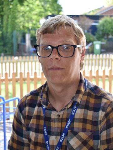 Mr J Robertson