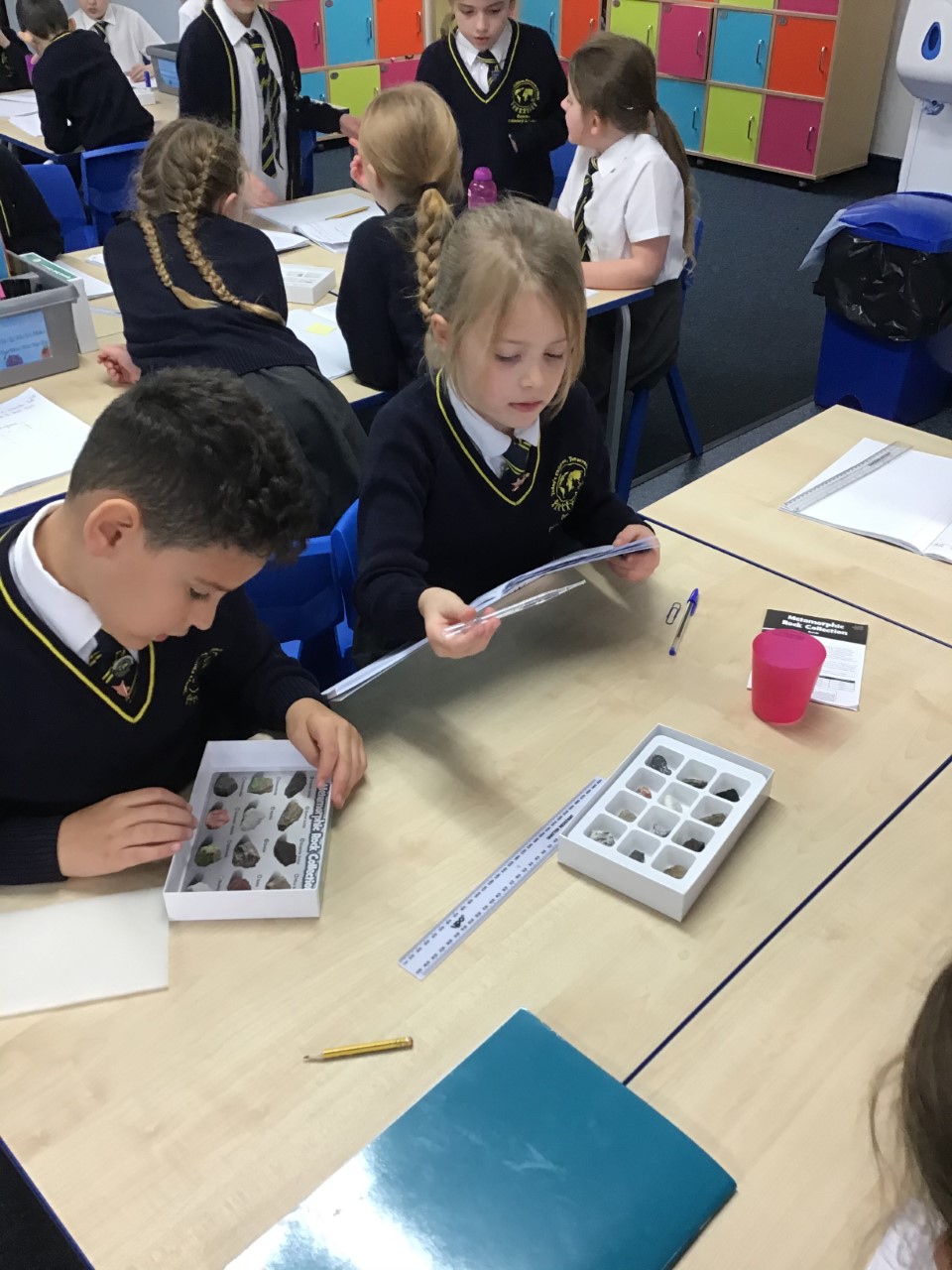 Image of Year 3- Investigating rocks!