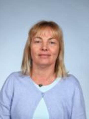 Mrs L Cheston