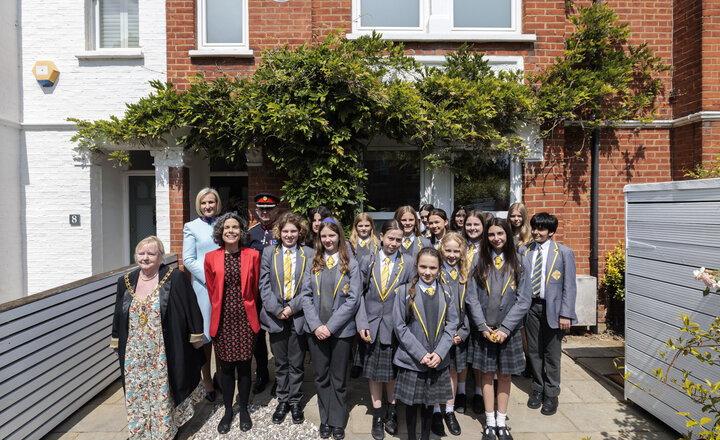 Image of Blue plaque marks home of wartime hero Odette in Ealing