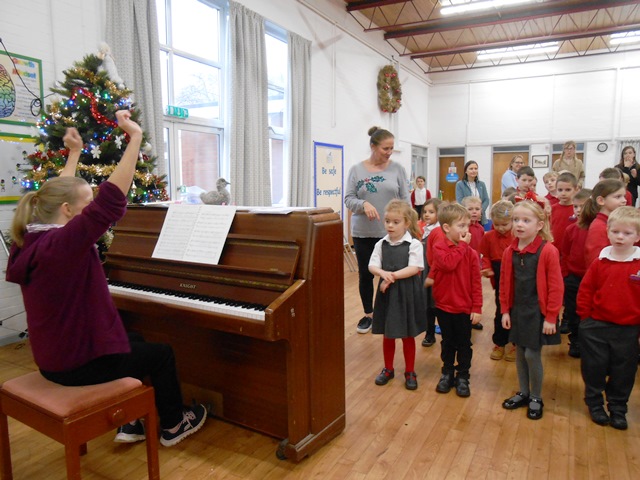 Image of 14.12.2023: Christmas Reading & Singing Legend