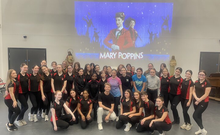 Former EMS student Jay Allan returns to the school to bring the magic of Mary Poppins into school