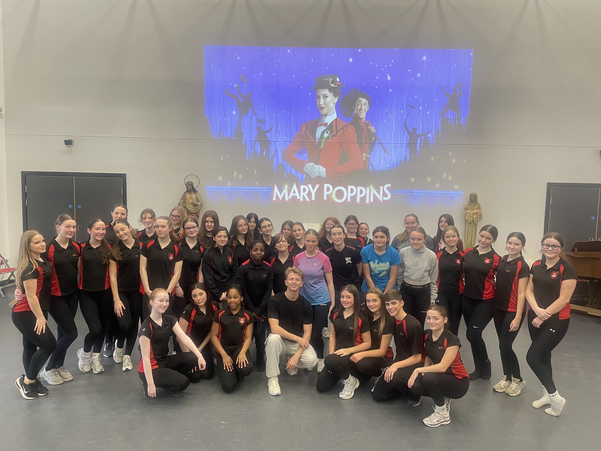 Former EMS student Jay Allan returns to the school to bring the magic of Mary Poppins into school