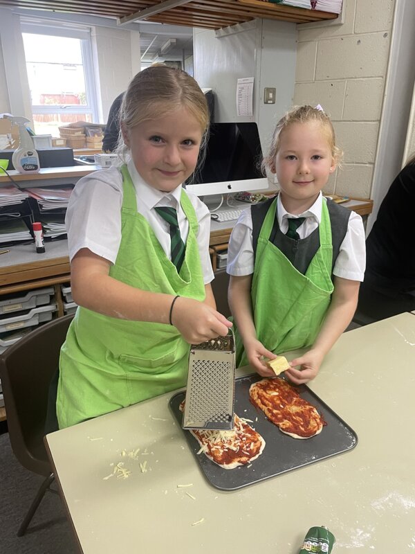 Image of Year 4 Making Pizzas!