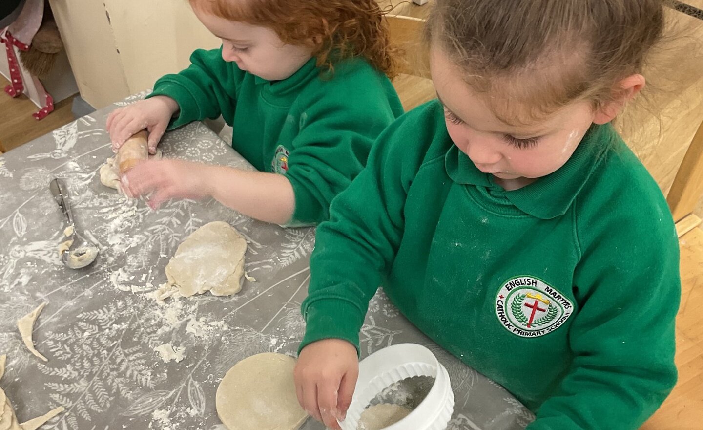 Image of Making Decorations in Nursery B