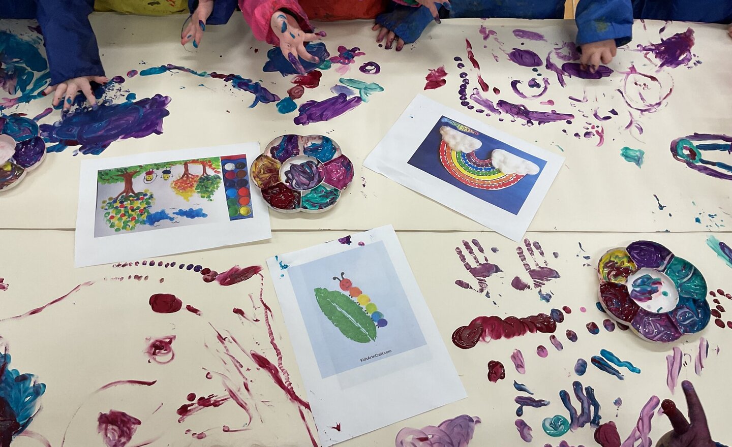 Image of Nursery B Exploring Finger Painting