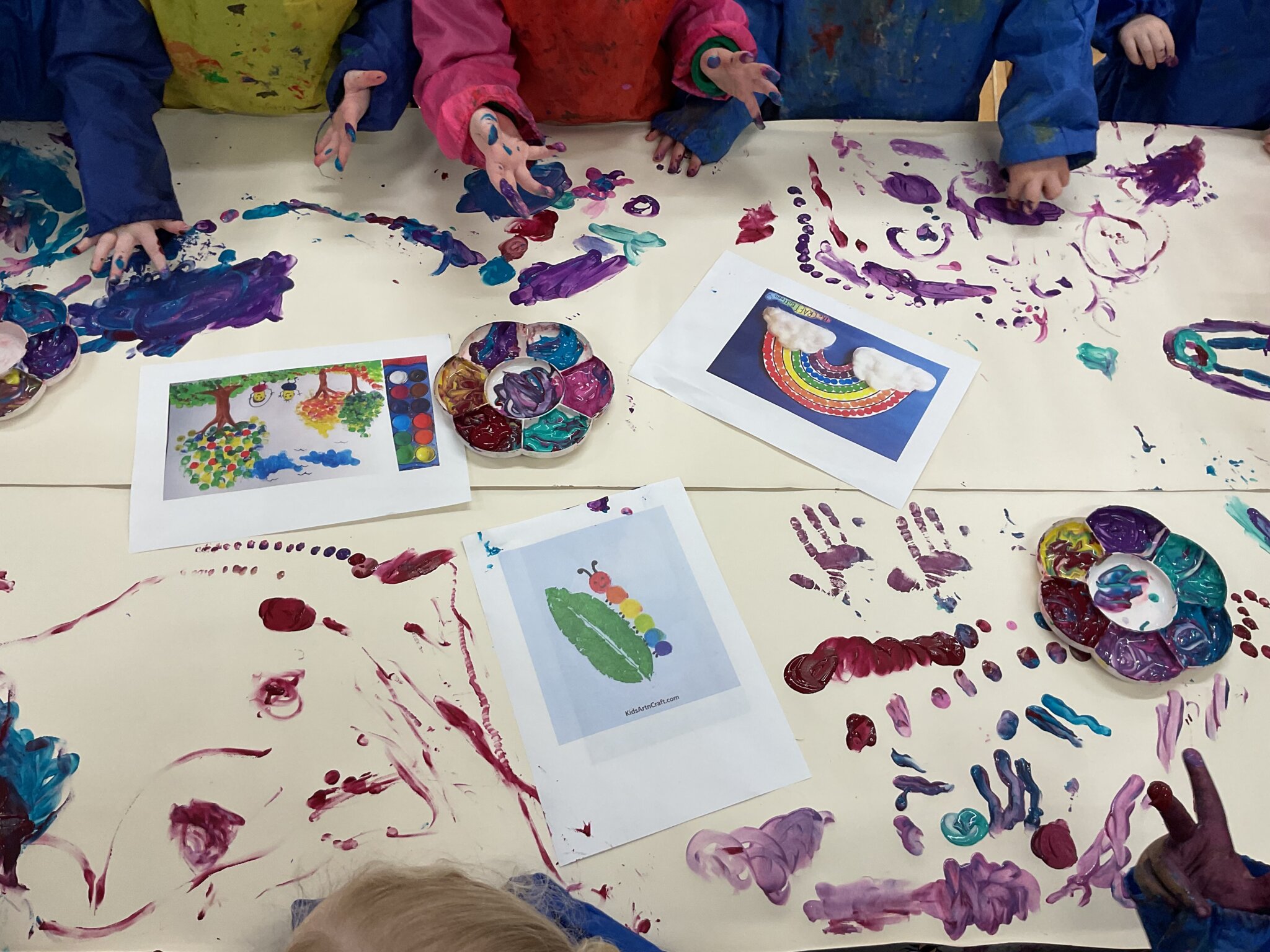 Image of Nursery B Exploring Finger Painting