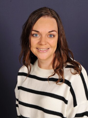 Mrs Sally-Anne Davis