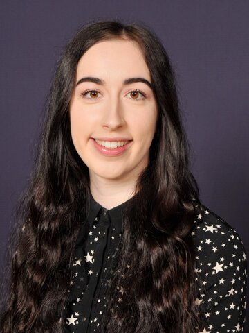 Miss Laura Dickinson