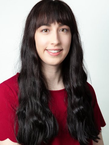 Miss Laura Dickinson