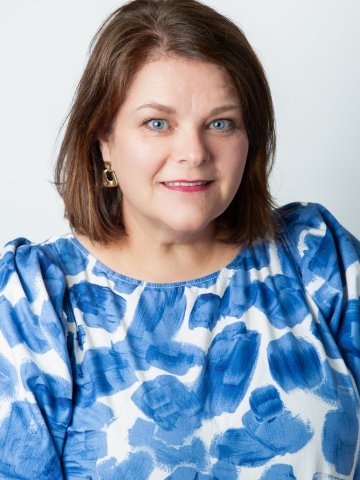 Mrs Nicola Bullock
