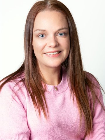 Mrs Sally-Anne Davis