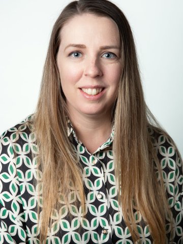 Miss Suzanne Stickland