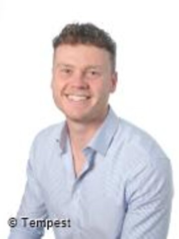 Mr L Brown