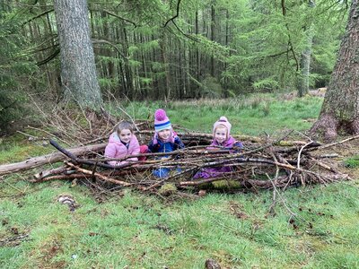 Image of Year 1 FS Week 4 Finishing off birds nests and new FS Site