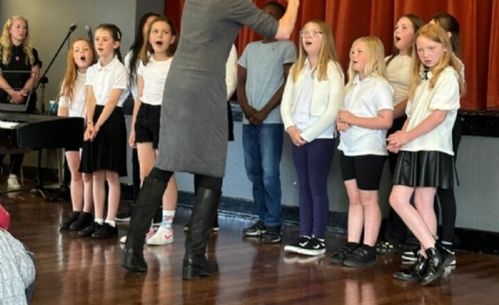 Image of Choir Moot House Performance