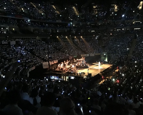 Image of Choir perform at the O2