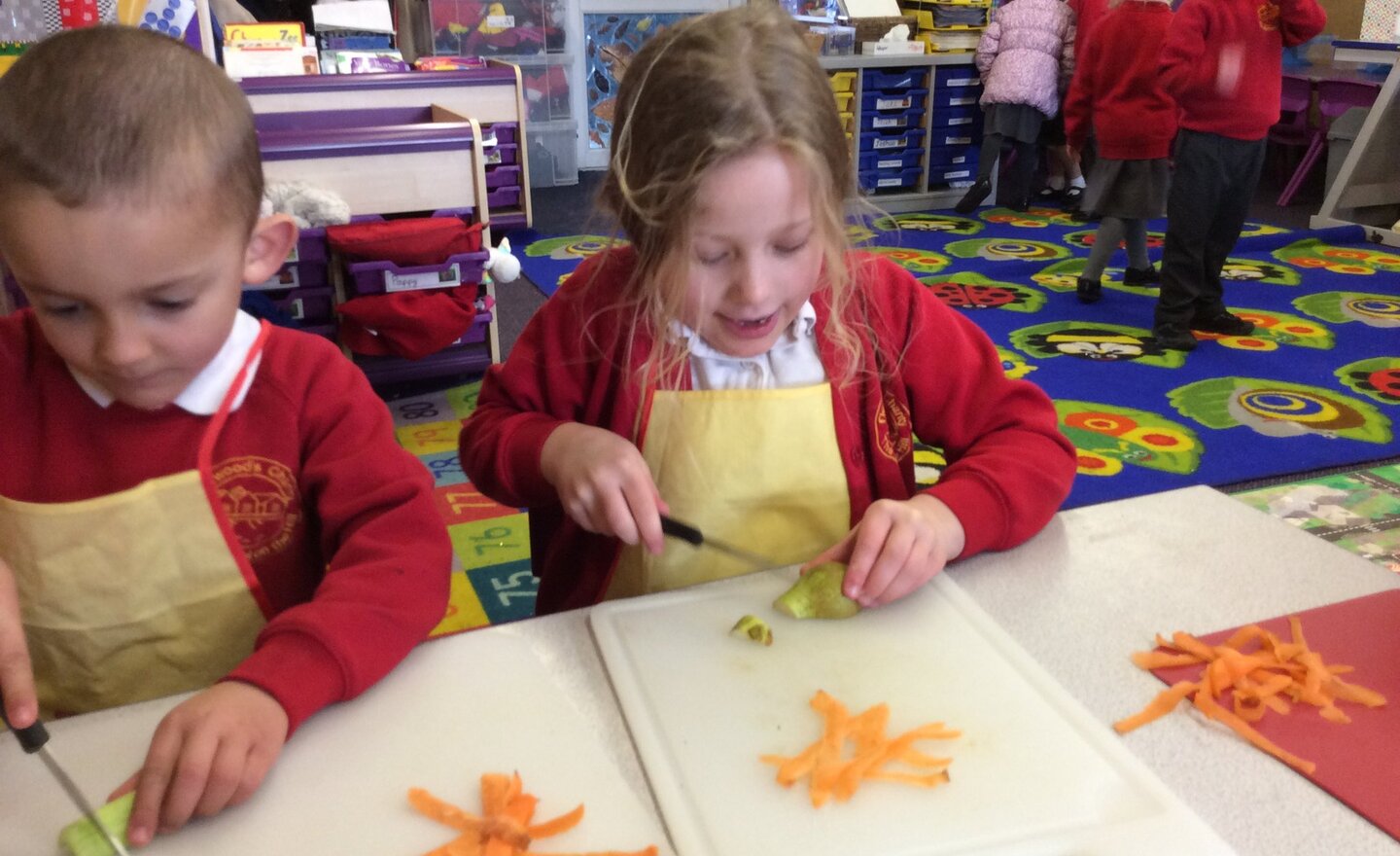 Image of Chopping, Peeling and Juicing fruit and veg! 