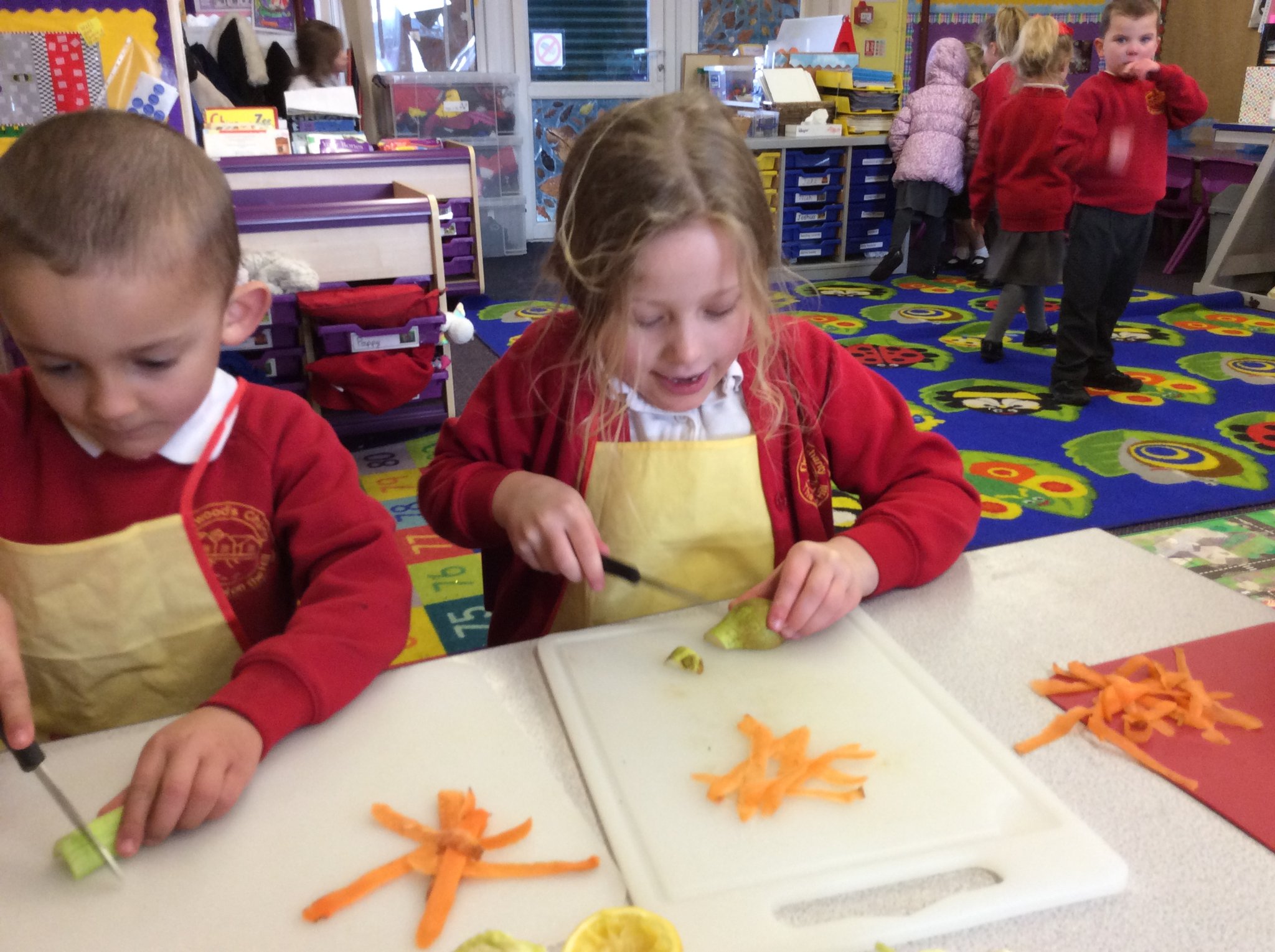 Image of Chopping, Peeling and Juicing fruit and veg! 