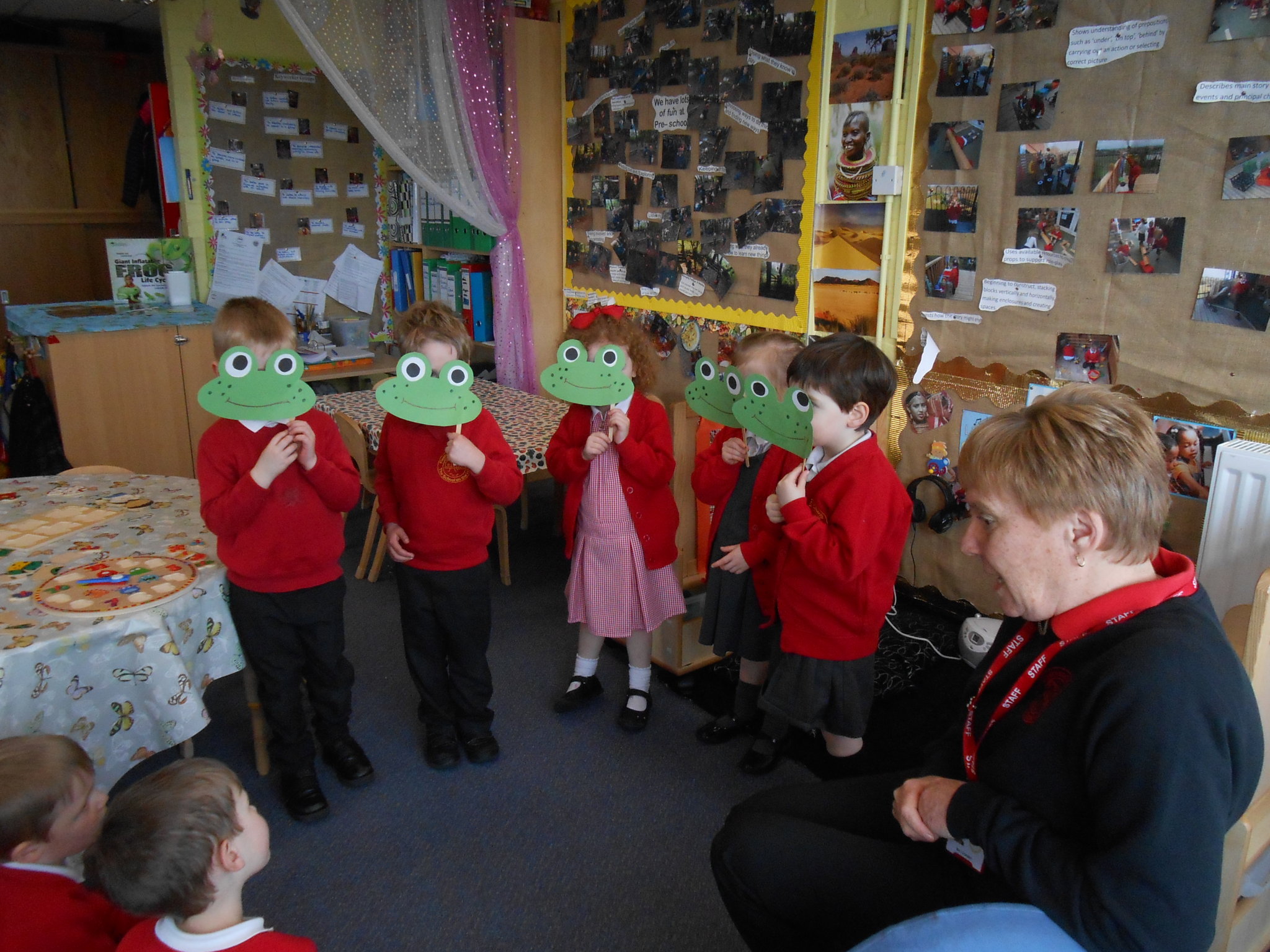 Image of 5 speckled frogs