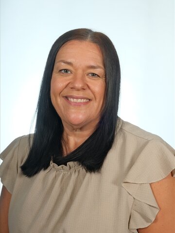 Ms E Cottam