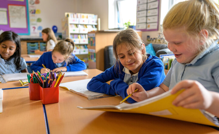 Flowery Field Primary School