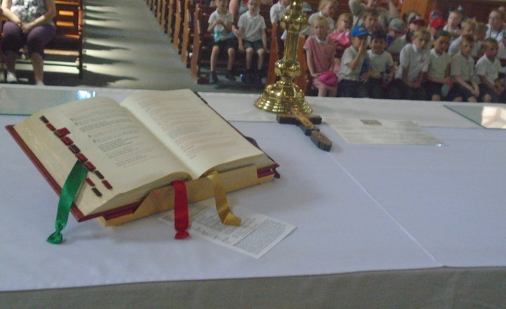 Image of Year One and Two Visit to St Mary's Church