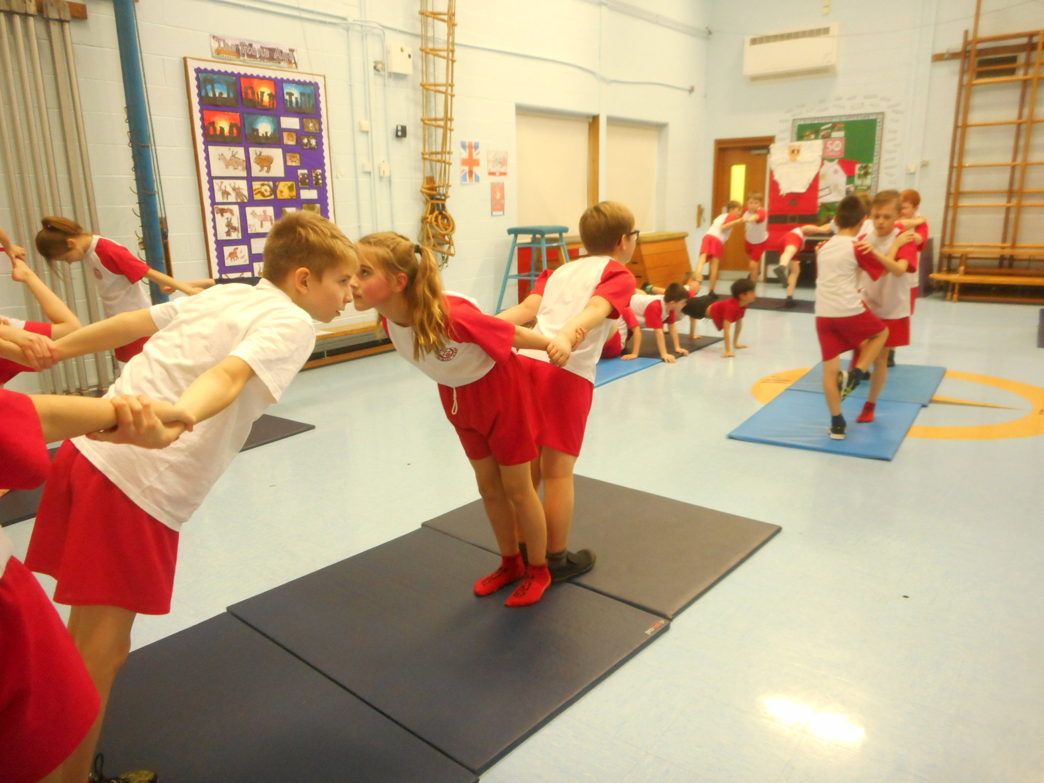 Image of Y6 gymnastics routine 