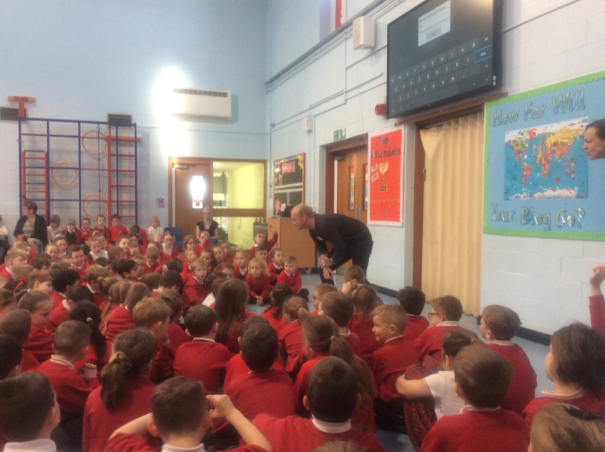 Image of Local Thai Boxer Simon Green inspires pupils through success story!