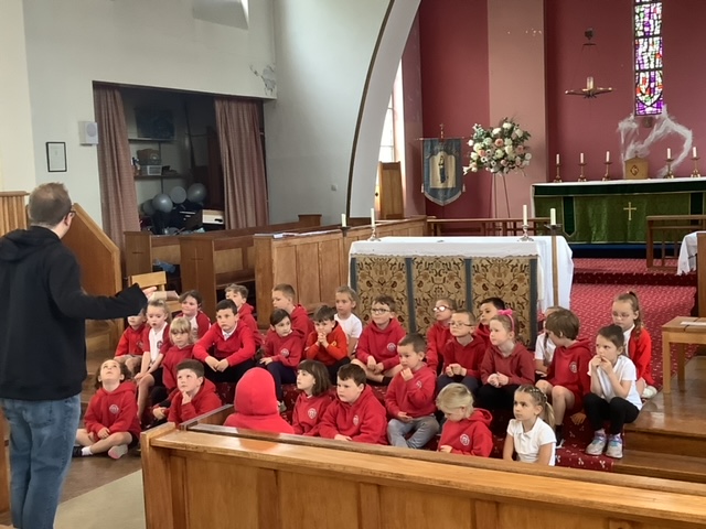 Image of Y1 RE visit to All Saints Church