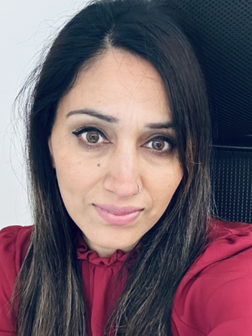 Mrs Farooq