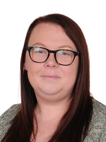 Mrs L Molyneux 