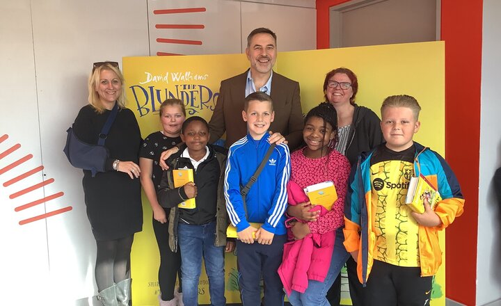 Image of Hardwick Green children meet David Walliams!