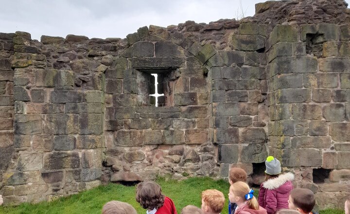 Image of Year 1 visit Halton Castle