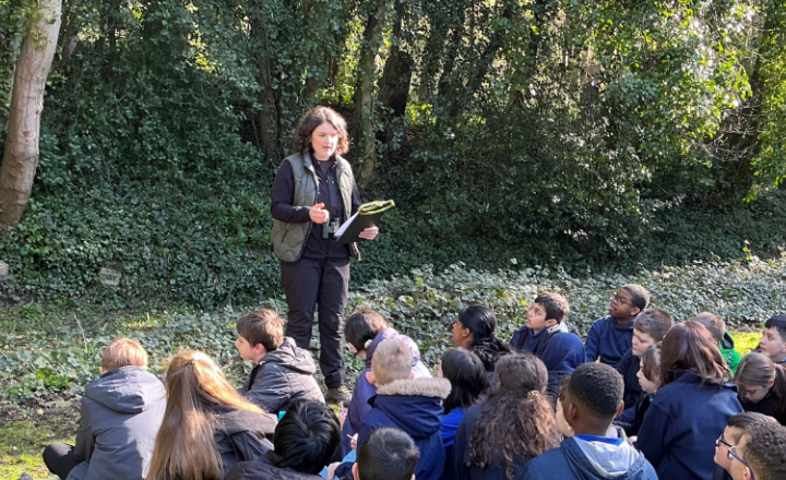 Image of Year 6 Class Iron Visit Wardsend Cemetery,