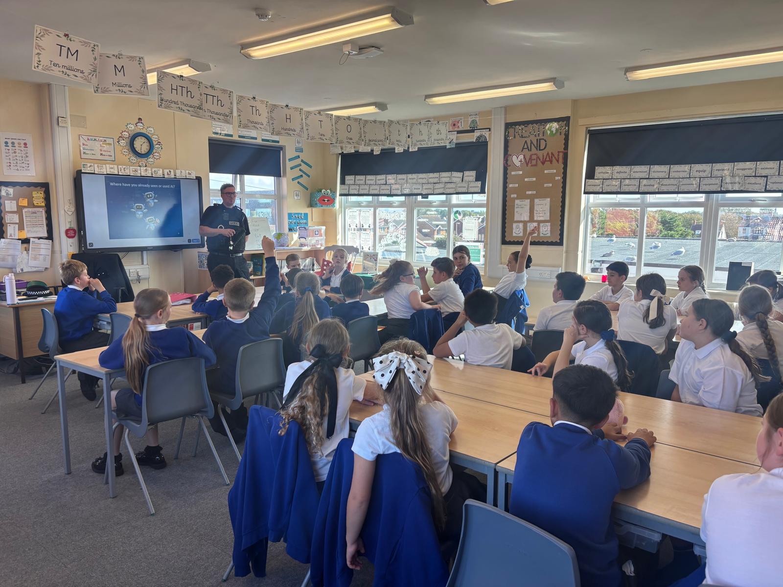 Image of PC Ben visits Y5 and Y6