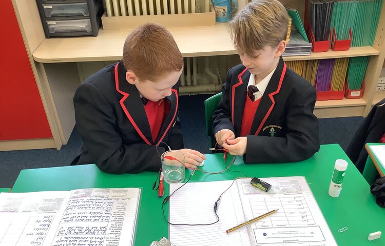 Image of Conductors and insulators testing