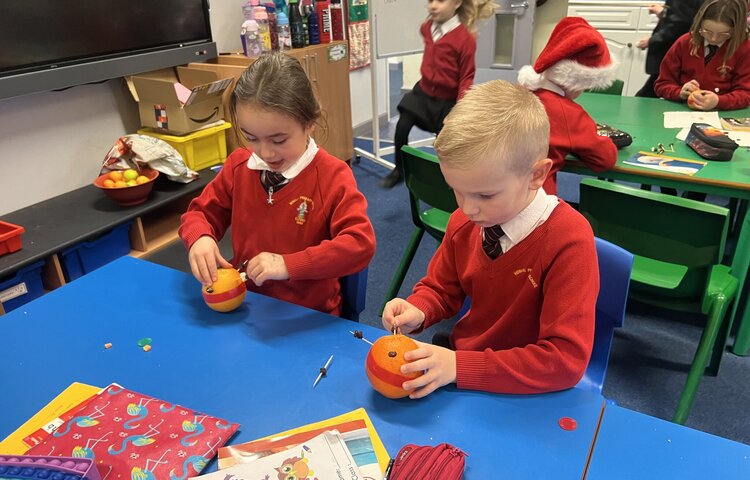 Image of Creating  Christingles