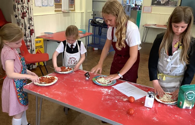 Image of Pizza making in cookery club