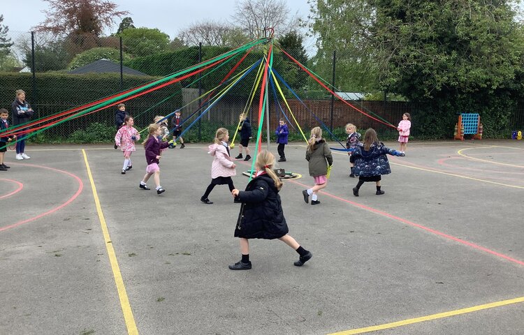 Image of Maypole dance rehearsals