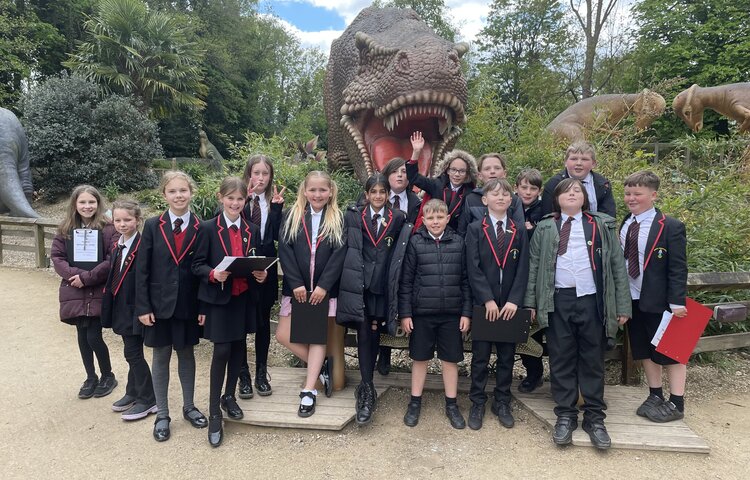 Image of Class 3 Drayton Manor Science trip