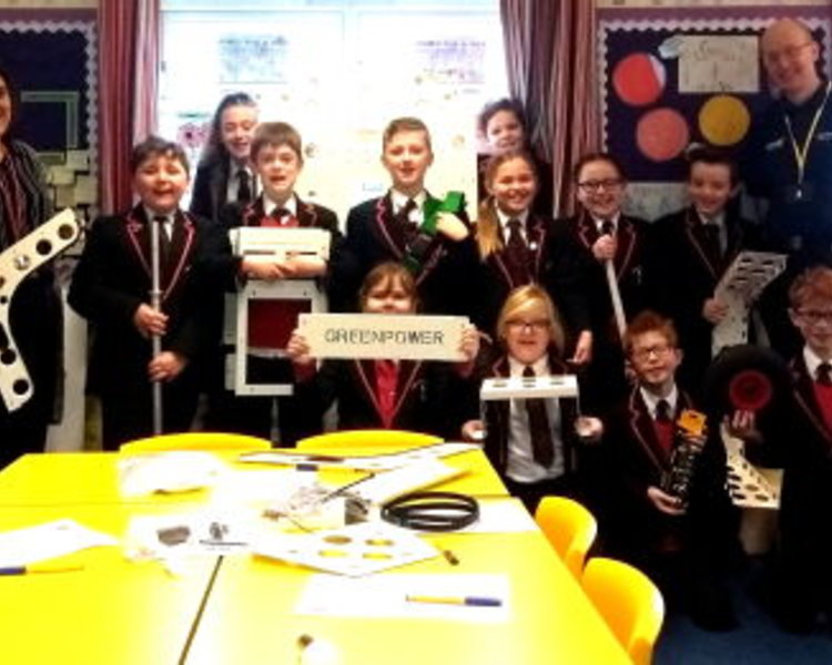 Image of Primary school children build electric racing cars with help from WMG Warwick 