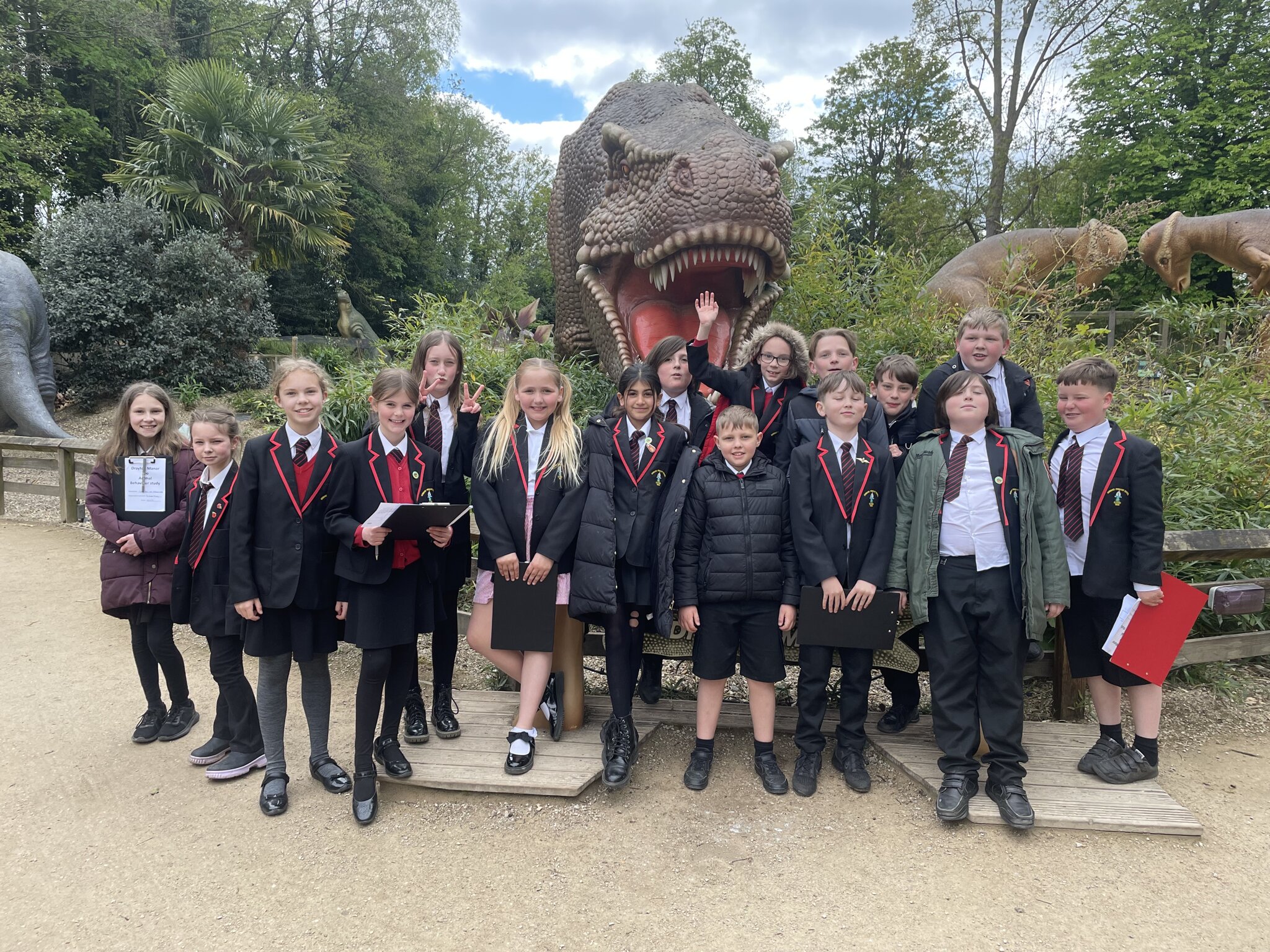 Image of Class 3 Drayton Manor Science trip