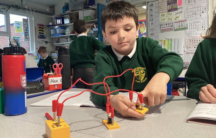 Image of How does electricity travel?