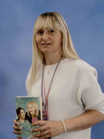 Shelly Thompson