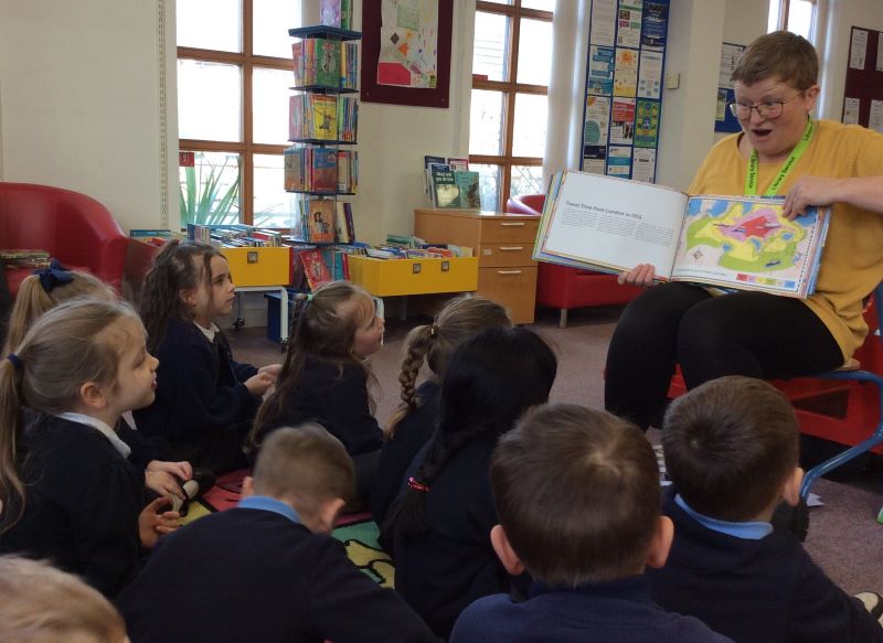 Image of Year 1 Library Visit