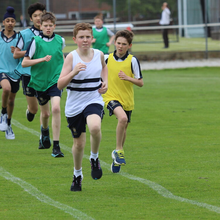 Image of 1500m Preliminary Races (Junior boys & girls and Inter girls)