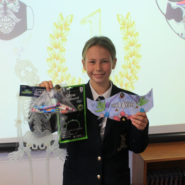 Image of First Year pupils create 'Día de Muertos' masks